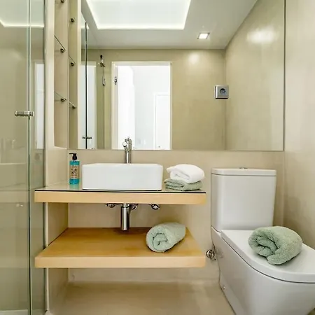 Downtown Private Rooftop Experience דירה