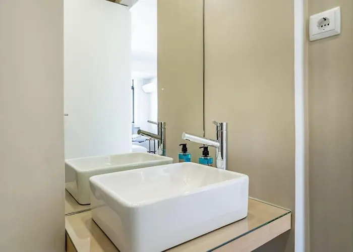 Downtown Private Rooftop Experience * Oporto