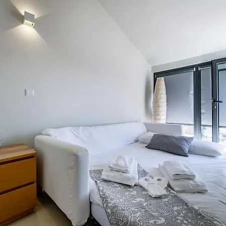 Downtown Private Rooftop Experience Apartment